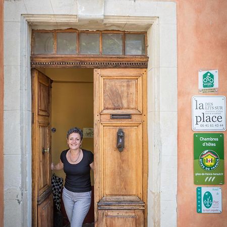 Des Lits Sur La Place Hérépian Kültér fotó